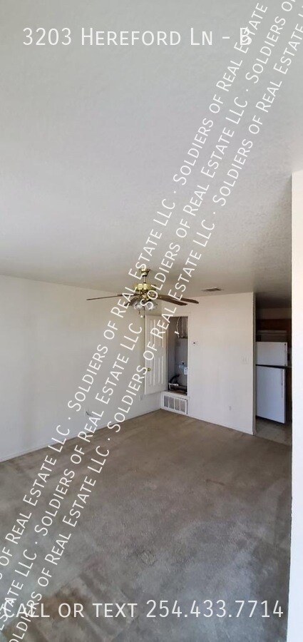 Building Photo - 3203 Hereford Ln