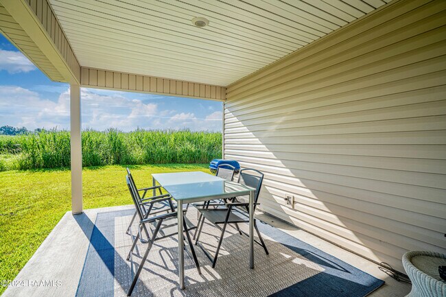Building Photo - 407 Broussard Hl Dr