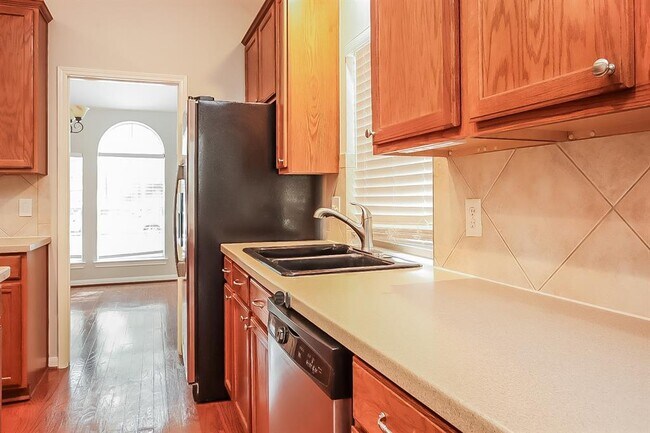 Building Photo - 111 N Rambling Ridge Pl