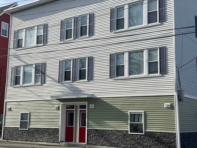 Building Photo - 133 Second St