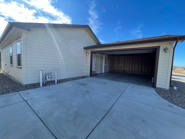 Building Photo - 1521 Osage Ave