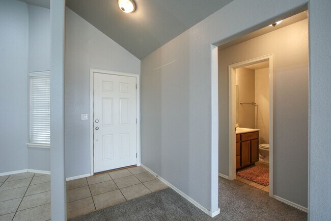 Building Photo - Bixby Schools - 3 bedroom split plan