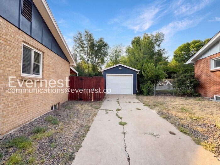 Building Photo - 4220 S Inca St