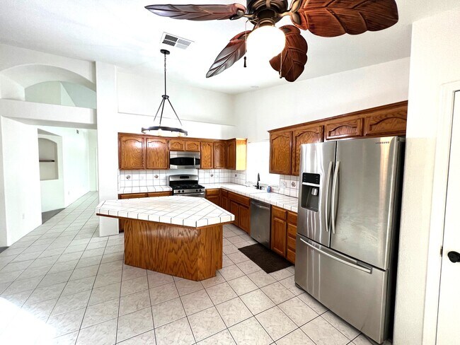 Building Photo - 3013 Verdugo Ln