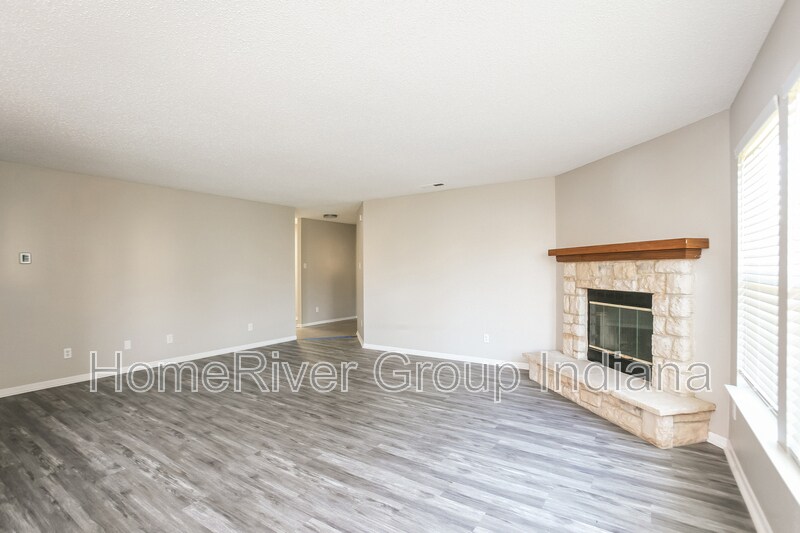 Building Photo - 6886 W Raleigh Dr