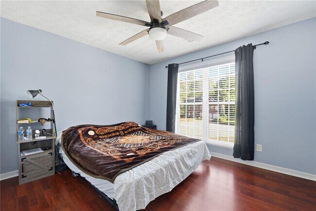 Building Photo - 3592 Kittery Dr SW