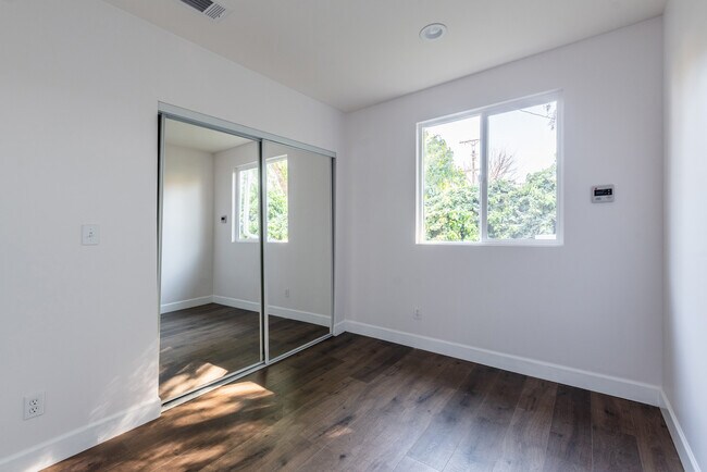 Building Photo - 7058 Willis Ave