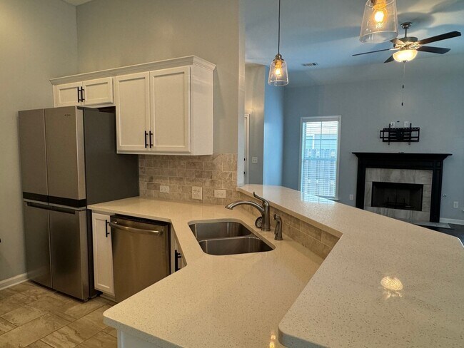 Building Photo - Incredible 3-Bedroom in Grand Park!!