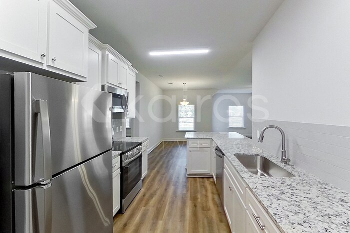 Building Photo - 8041 Hendrick Dr