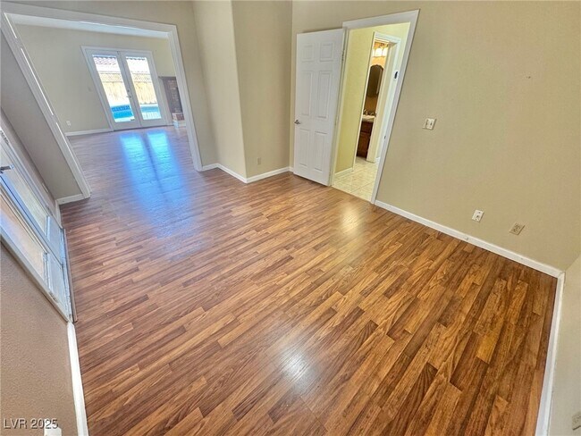 Building Photo - 8240 Tivoli Cove Dr