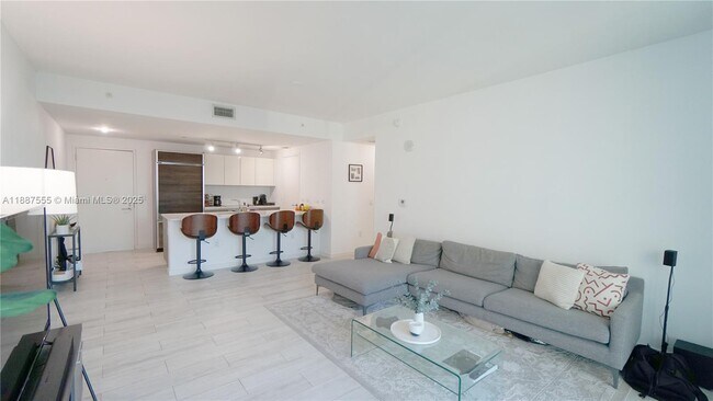 Building Photo - 1100 S Miami Ave