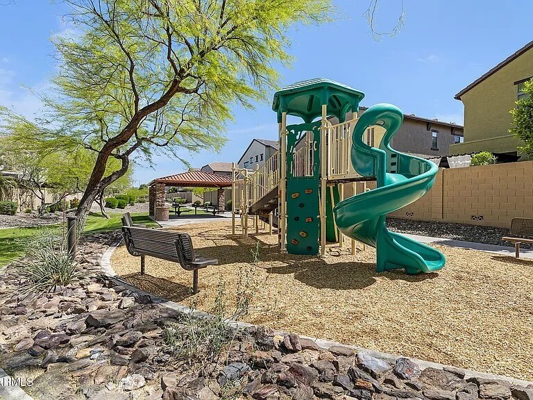 Building Photo - 2725 E Mine Creek Rd