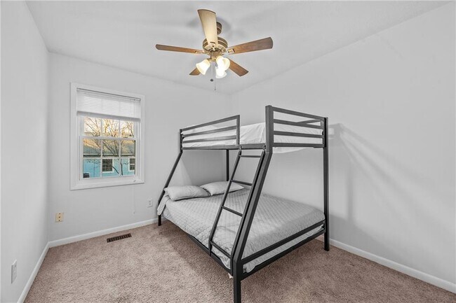 Building Photo - 2858 Spring Villa Ln
