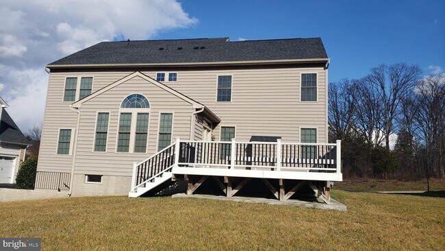 Building Photo - 42159 Tecumseh Hills Dr