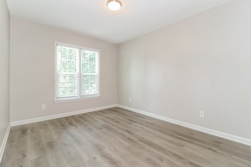 Building Photo - 739 Glenspring Dr