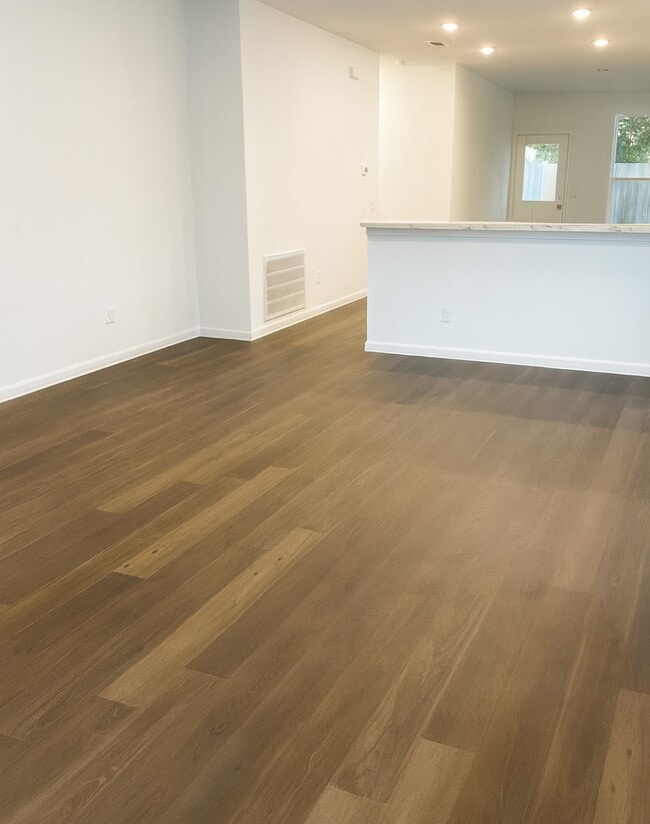 Building Photo - 10226 Clearwick St