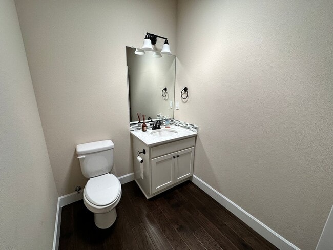 Building Photo - Gorgeous 4 Bedroom 2.5-Bath House in Tigar...