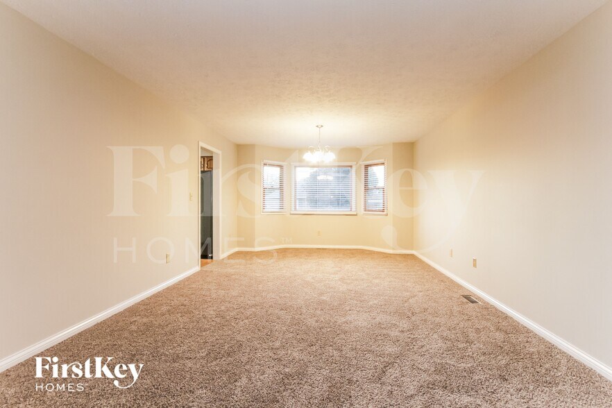 Building Photo - 458 Pebble Way