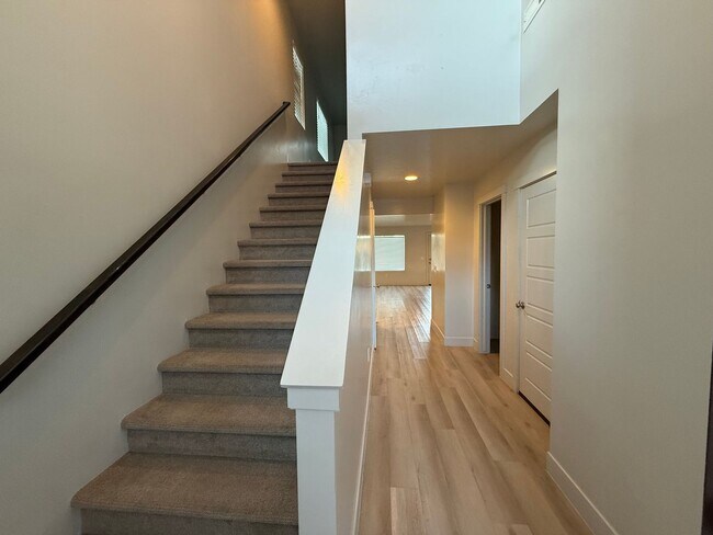 Building Photo - Single Family Home in Desert Canyons - Dogs Allowed