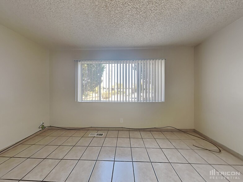 Building Photo - 62 S Lake Dr