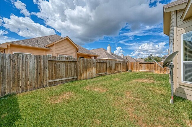 Building Photo - 10019 Taylor Springs Ln