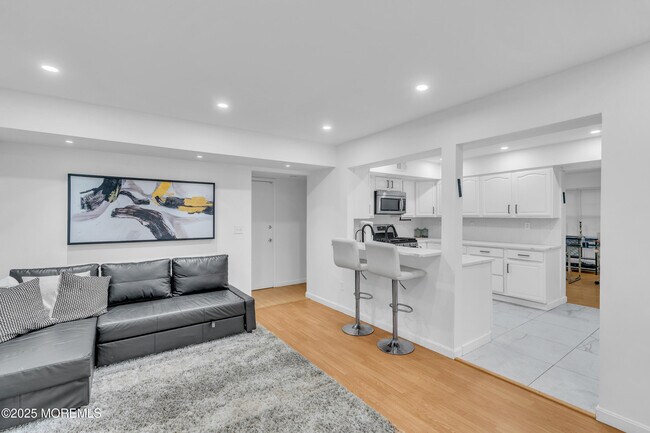 Building Photo - 109 Liberty Bell Rd