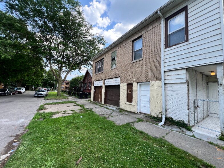 Building Photo - 8601 S Kingston Ave