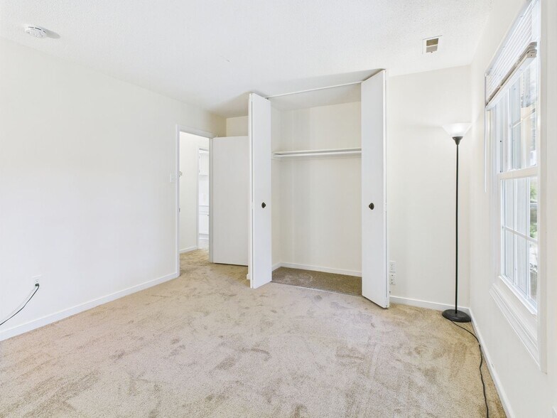 Building Photo - 7115 Senn Way