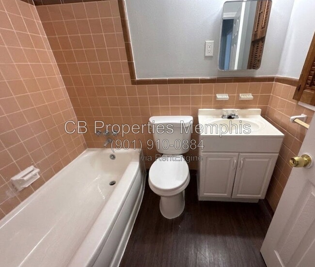 Building Photo - 1445 Robin Hood Ln