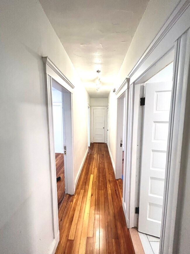 Building Photo - 11 Harold St