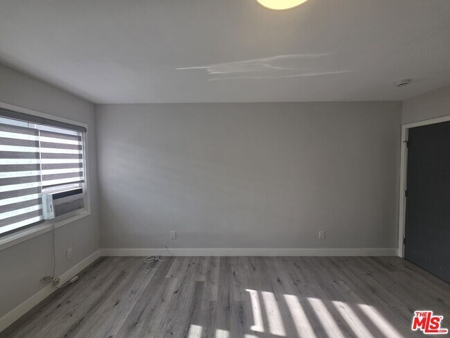 Building Photo - 1505 Cochran Ave