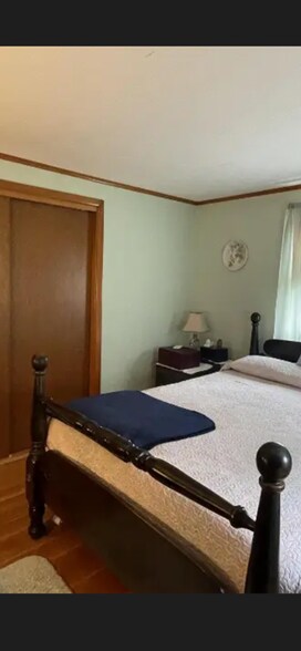 Building Photo - 10 Richard St