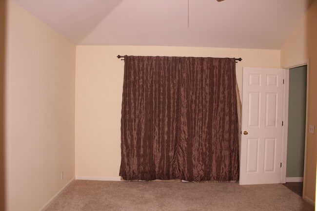 Building Photo - Open Floor Plan - Minutes to the Austin Airport