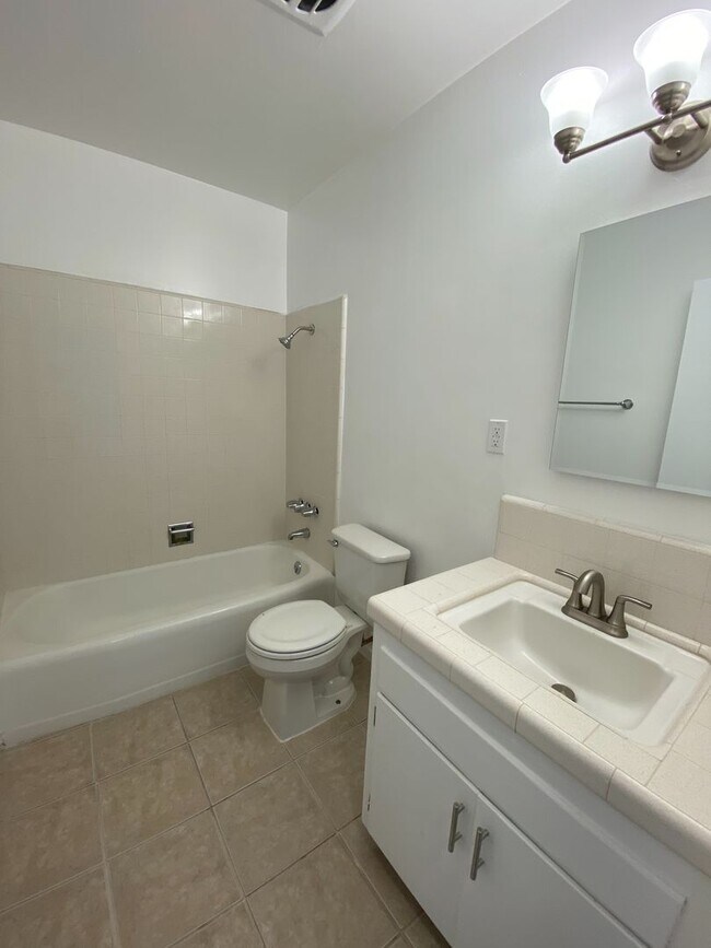 Building Photo - w651