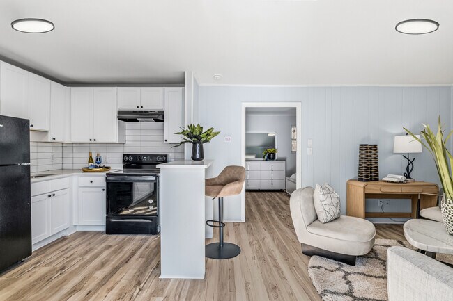 Building Photo - Newly Remodeled 1 Bedroom Apartment