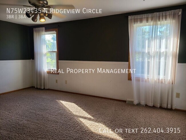 Building Photo - N75W23435 N Ridgeview Cir