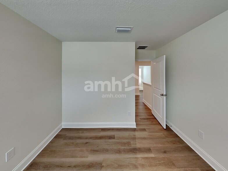 Building Photo - 1080 Grafton Ridge Dr