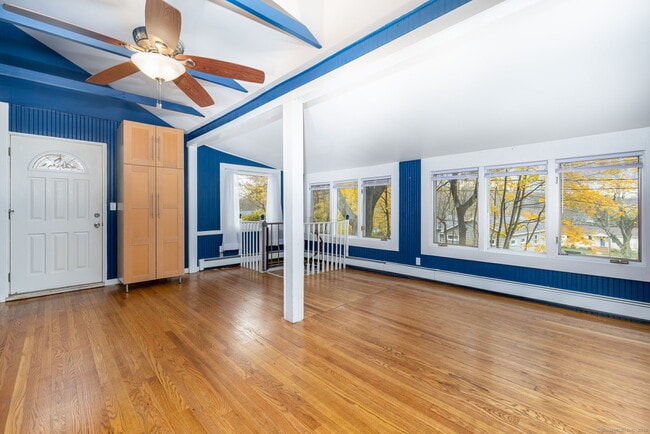 Building Photo - 30 Lakeview Dr