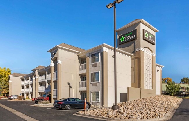Building Photo - 4444 S Leetsdale Dr