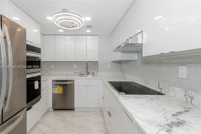 Building Photo - 3180 S Ocean Dr