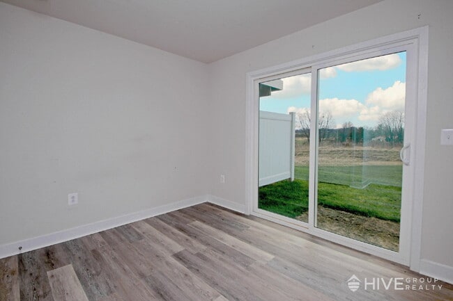 Building Photo - Spacious 4-Bed, 3.5-Bath with Garage!