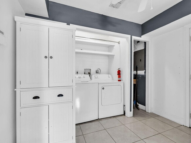 Building Photo - 627 Ferretti Ave