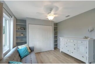 Building Photo - 201 Seminole Lakes Dr