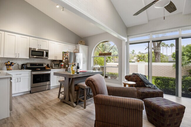 Building Photo - 202 Sabal Palm Ln