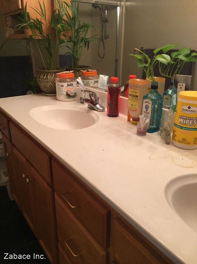 Building Photo - 6 br, 3 bath House - 702 Anderson Road - M...