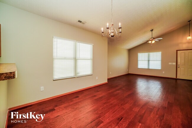 Building Photo - 2820 Hillstone St