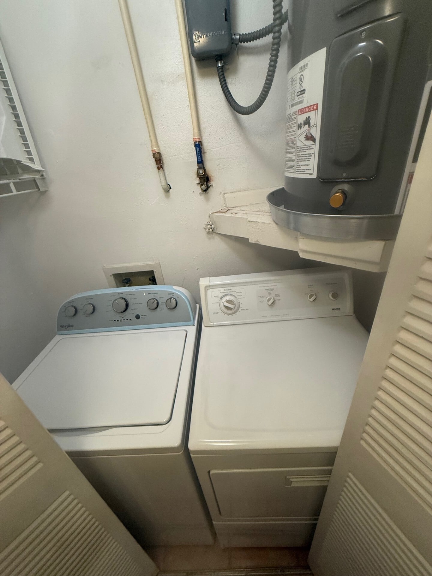 Washer and Dryer - 4207 Winding Moss Trl
