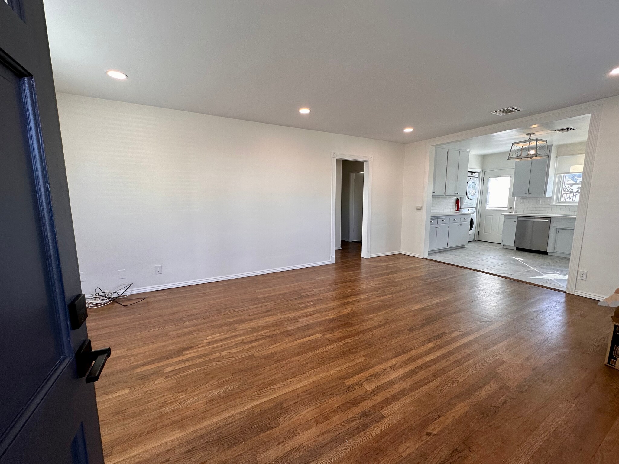 Building Photo - 10662 Shoshone Ave