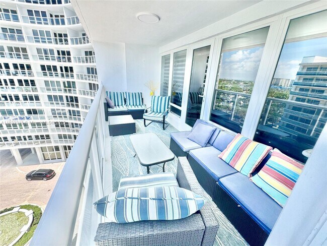 Building Photo - 4100 Galt Ocean Dr