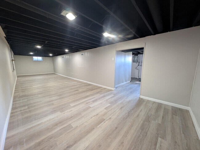 Building Photo - 630 Gerald Ave